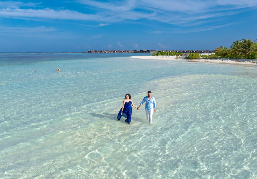 Couple and family traveling